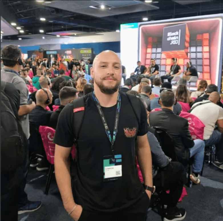 Lorenzzo Placco em evento sobre blockchain